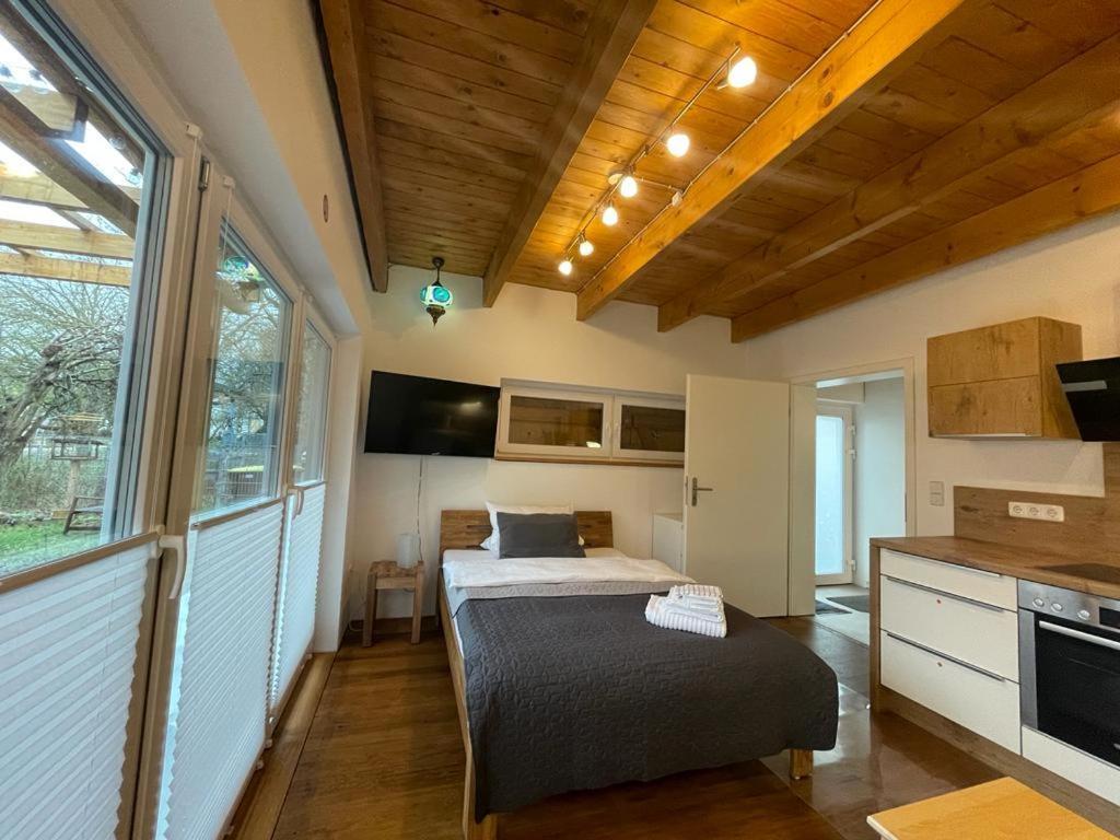 Ferienwohnung Im Stadtzentrum Von Bernau - Komfortable Wohnung Mit 2 Zimmern, Bad, Spuelmaschine, Waschmaschine, Komplette Kueche, Wlan, Terrasse, Ruhige Lage Bernau bei Berlin Bagian luar foto