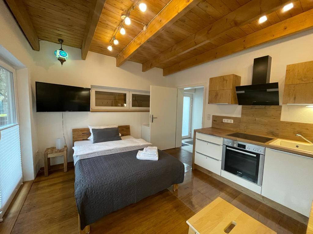 Ferienwohnung Im Stadtzentrum Von Bernau - Komfortable Wohnung Mit 2 Zimmern, Bad, Spuelmaschine, Waschmaschine, Komplette Kueche, Wlan, Terrasse, Ruhige Lage Bernau bei Berlin Bagian luar foto