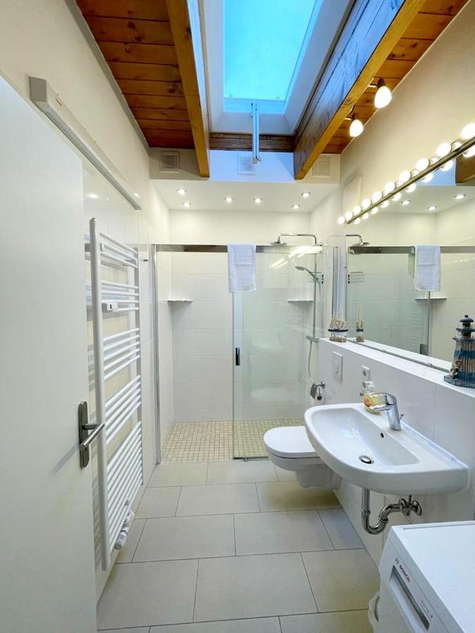 Ferienwohnung Im Stadtzentrum Von Bernau - Komfortable Wohnung Mit 2 Zimmern, Bad, Spuelmaschine, Waschmaschine, Komplette Kueche, Wlan, Terrasse, Ruhige Lage Bernau bei Berlin Bagian luar foto