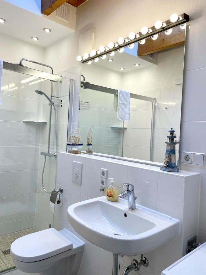 Ferienwohnung Im Stadtzentrum Von Bernau - Komfortable Wohnung Mit 2 Zimmern, Bad, Spuelmaschine, Waschmaschine, Komplette Kueche, Wlan, Terrasse, Ruhige Lage Bernau bei Berlin Bagian luar foto